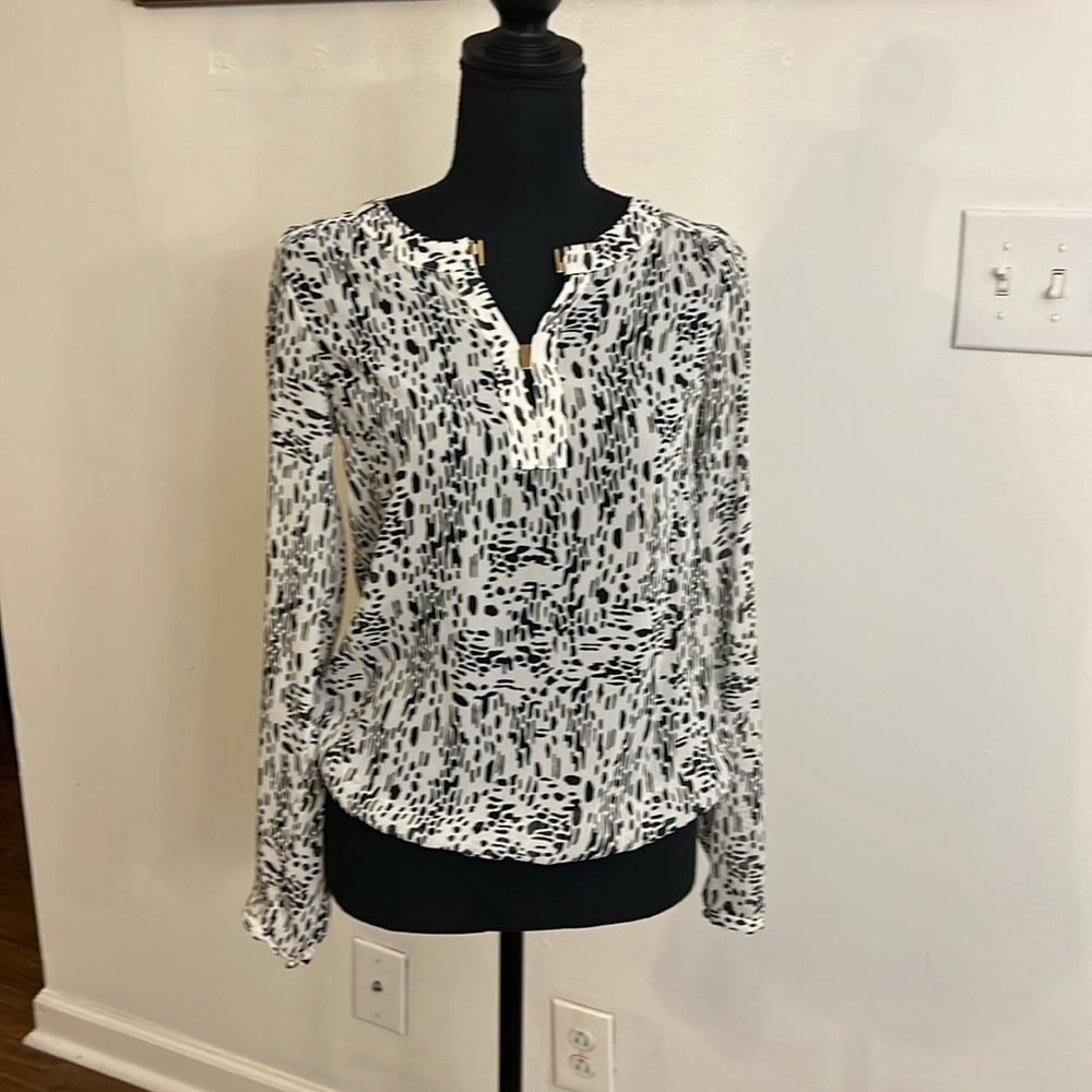 The Limited Lightweight  Semi-Sheer Elegant and Romantic Blouse, Sz. XS.